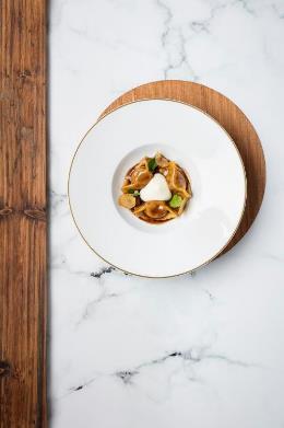P:\Sales_and_Marketing\PR\The St. Regis Macao\Press Release\2021\F&B\Celebration of Fine Produce\Photos\Low res\Italy - “PINCHED” AGNOLOTTI wagyu beef short rib, beef jus, 48-month parmesan espuma.jpg